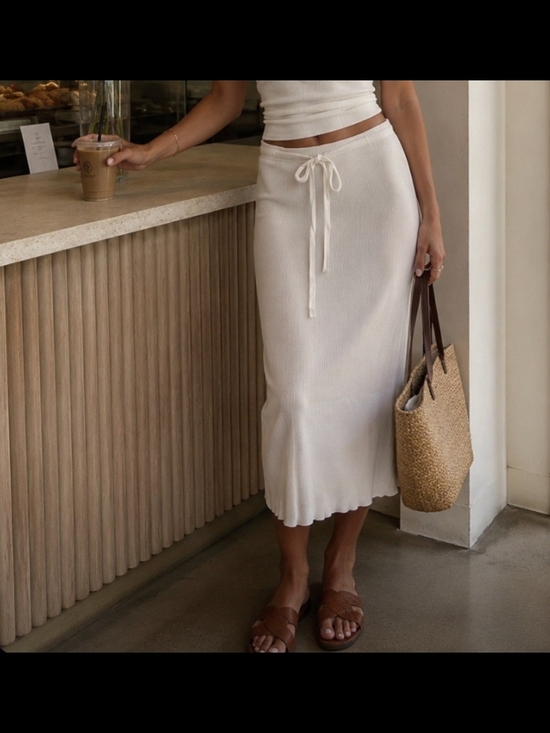 Urban Outfitters Dresses & Skirts - Motel Urban Outfitters White Harpy Ribbed Knit Drawstring Midi Skirt NWT Small